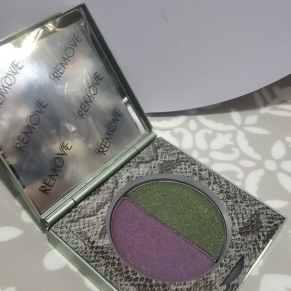 Mally Beauty Dual Eyeshadow Purple Sequin/ Peacock Feather - Picture 1 of 2